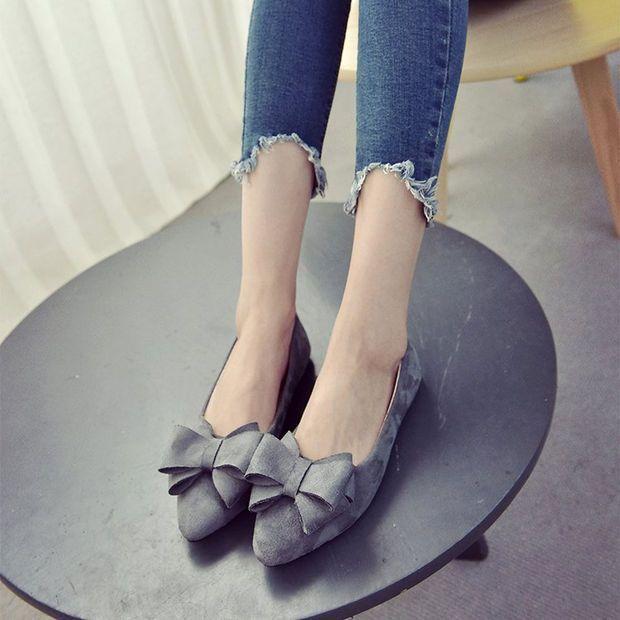 Flat-bottomed Versatile Doudou Shoes 2025 Spring New Bow Internet Celebrity Pointed Head Shallow Mouth Single Shoes Women