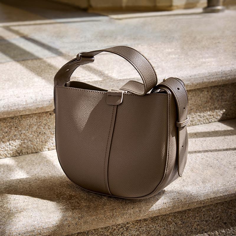 

Mrs. Qiao Bag 2025 New Genuine Leather Bucket Bag for Women Autumn Winter Crossbody Bag Trendy Soft Leather Women s Shoulder Bag Long25.5CM、Wide10.5CM