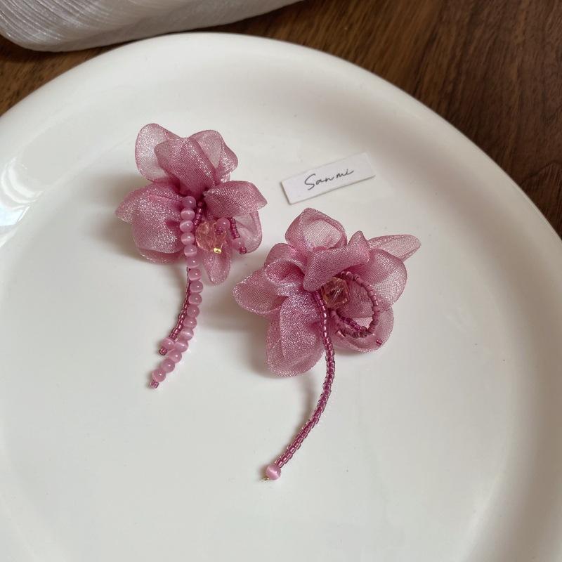 

серьги с опаловыми стеклянными бусинами, шифоновыми цветами с бахромой, легкая роскошь, высококлассный темперамент, универсальные, изысканные нишевые серьги