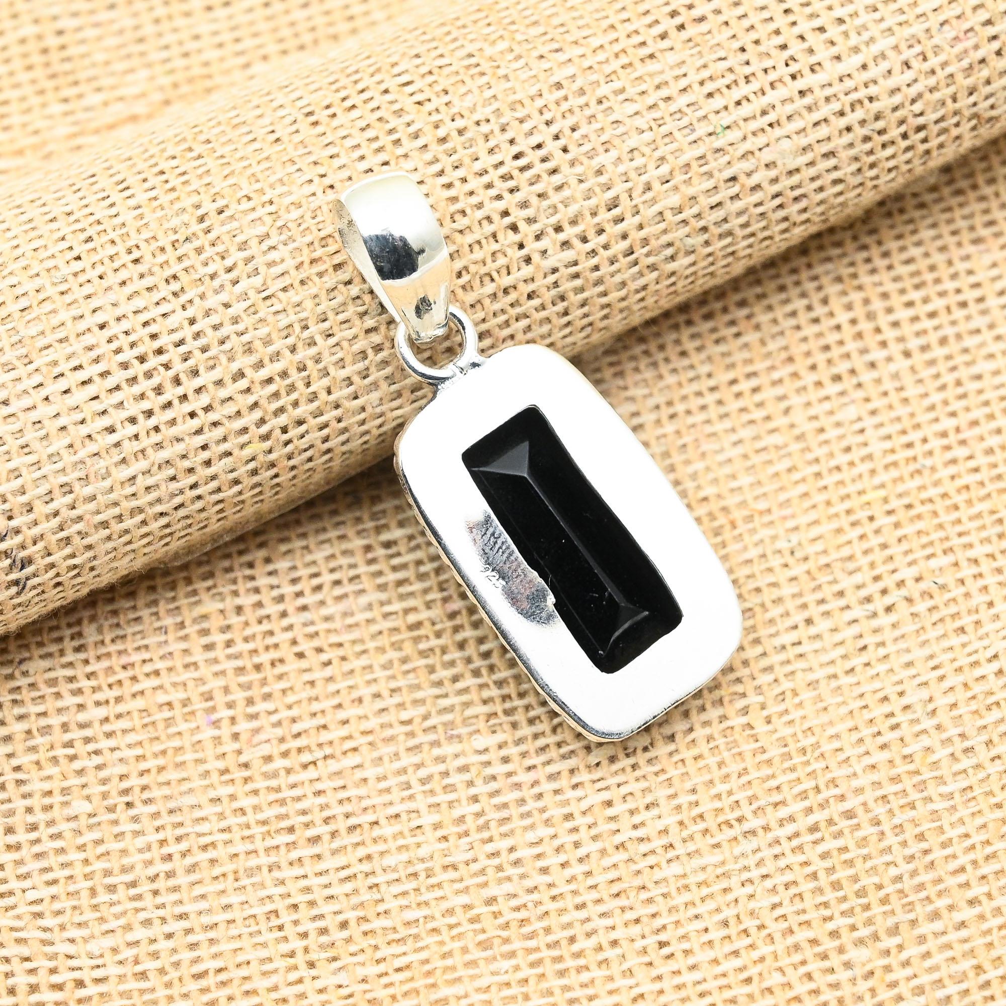 Pendentif En Argent Sterling 925 Avec Spinelle Noir Créé En Labo - Fait Main - Chaîne Réglable