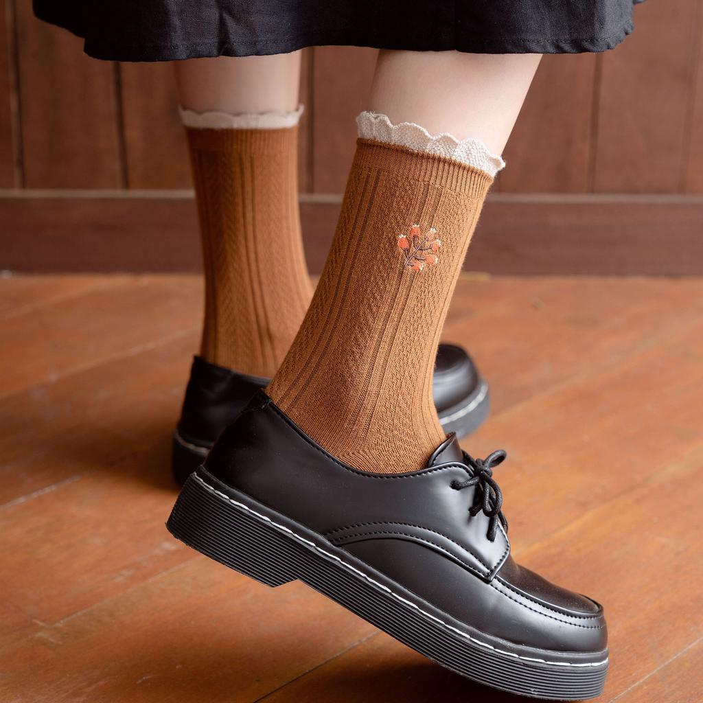 Flower Embroidered Middle Tube Socks Women Autumn Winter Fashion Harajuku Vintage Cotton Long Socks Japanese Kawaii Ruffle Socks