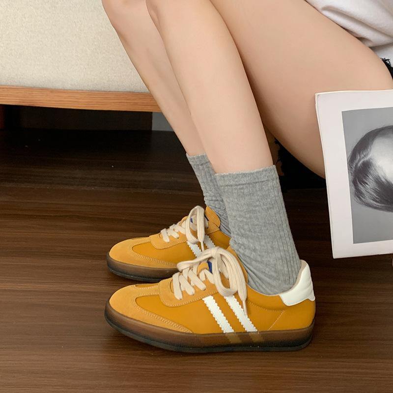 

2-3 Autumn 22 New Versatile Breathable Wide Large Size Flat Bottom Casual Sports Board Shoes Women 45 жовтий