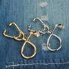 Hohe Qualität 2 Broschen Arzt Krankenschwester Stethoskop Broche Medizinschmuck Emaille Pin Jeansjacken Kragenabzeichen Pin