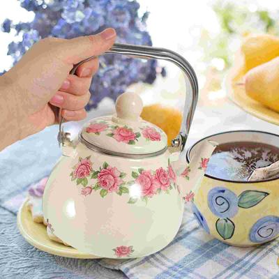 1litrová vintage smaltovaná konvice na čaj s japonským designem, pohodlné vaření, elegantní květinový vzor, ​​izolovaná varná deska pro kempování