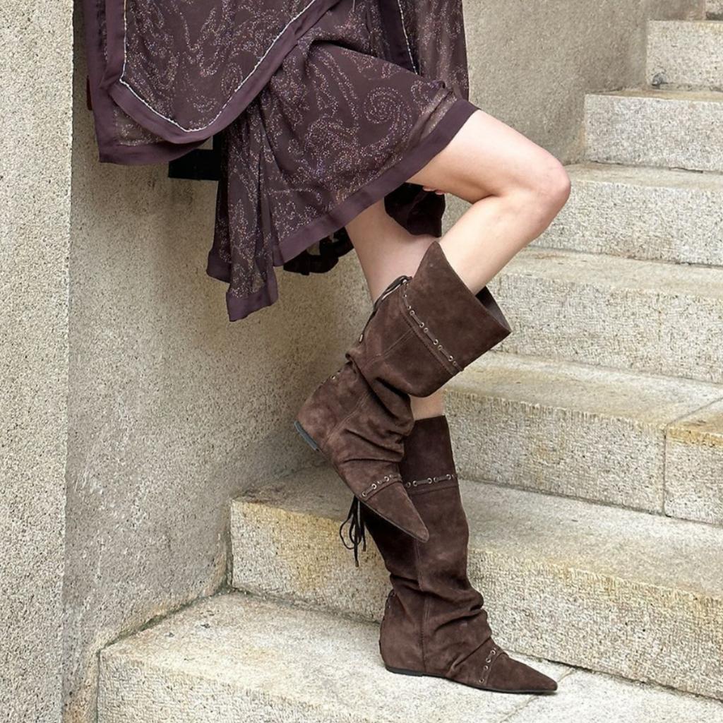 Pleated Pointed Chelsea Boots Flat Straps 2025 Autumn and Winter New Retro Niche Maillard Western Cowboy Boots