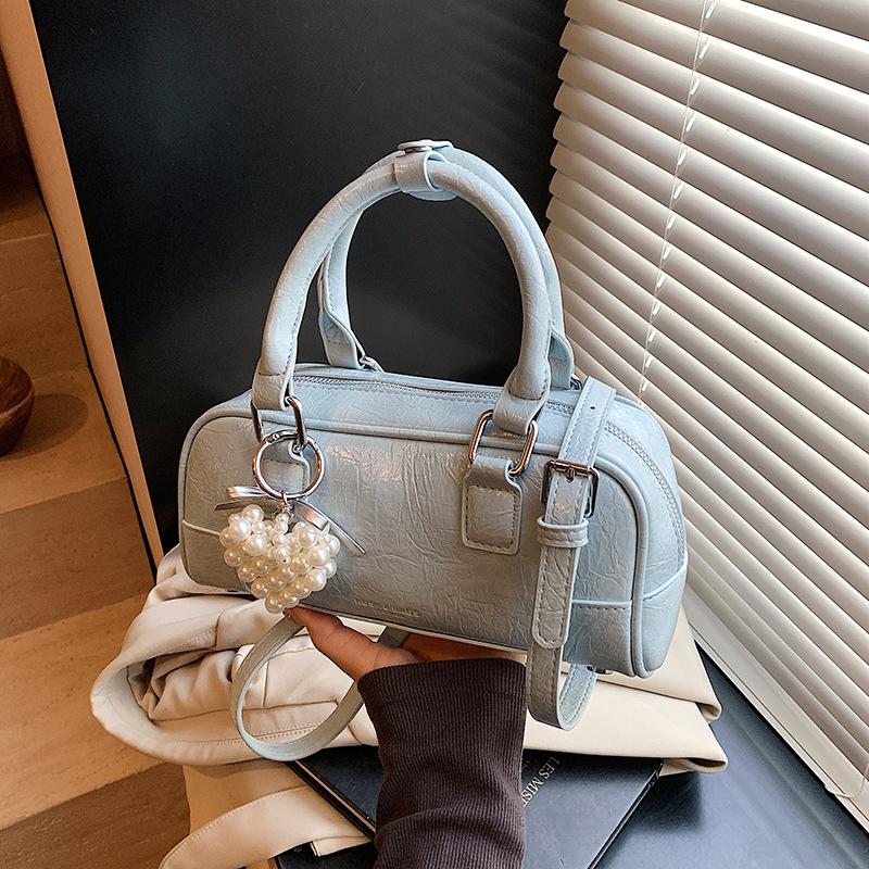 This Year's Popular Small Bag Women's 2025 New Summer Leisure Niche Design Messenger Bag Portable Pillow Bag