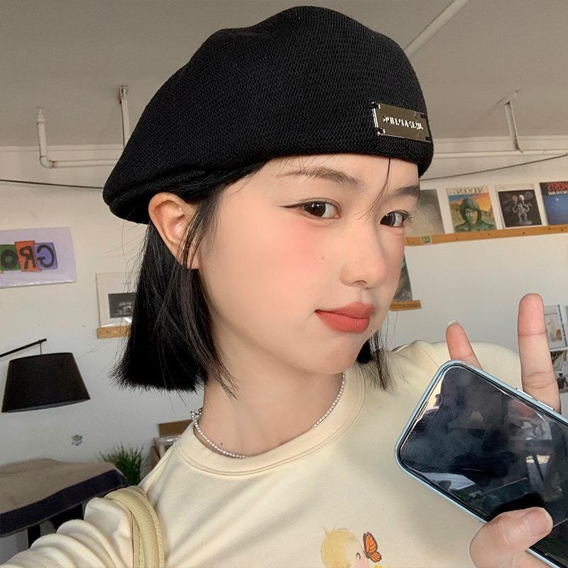 Beret women's new autumn and winter models show a small face and wear a forward hat with a big head circumference black hat.
