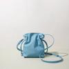 Frühlings-Neuheit einfarbige Leder-Geometrie-Tasche Umhängetasche Crossbody kleine quadratische Tasche exquisite Wolken-Tasche