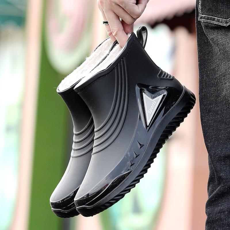 Verdickte und samtige Regenschuhe Herren Mittelschaft rutschfeste wasserdichte Schuhe Neue Mode Outdoor Wasserstiefel Warm Kurzschaft Herren