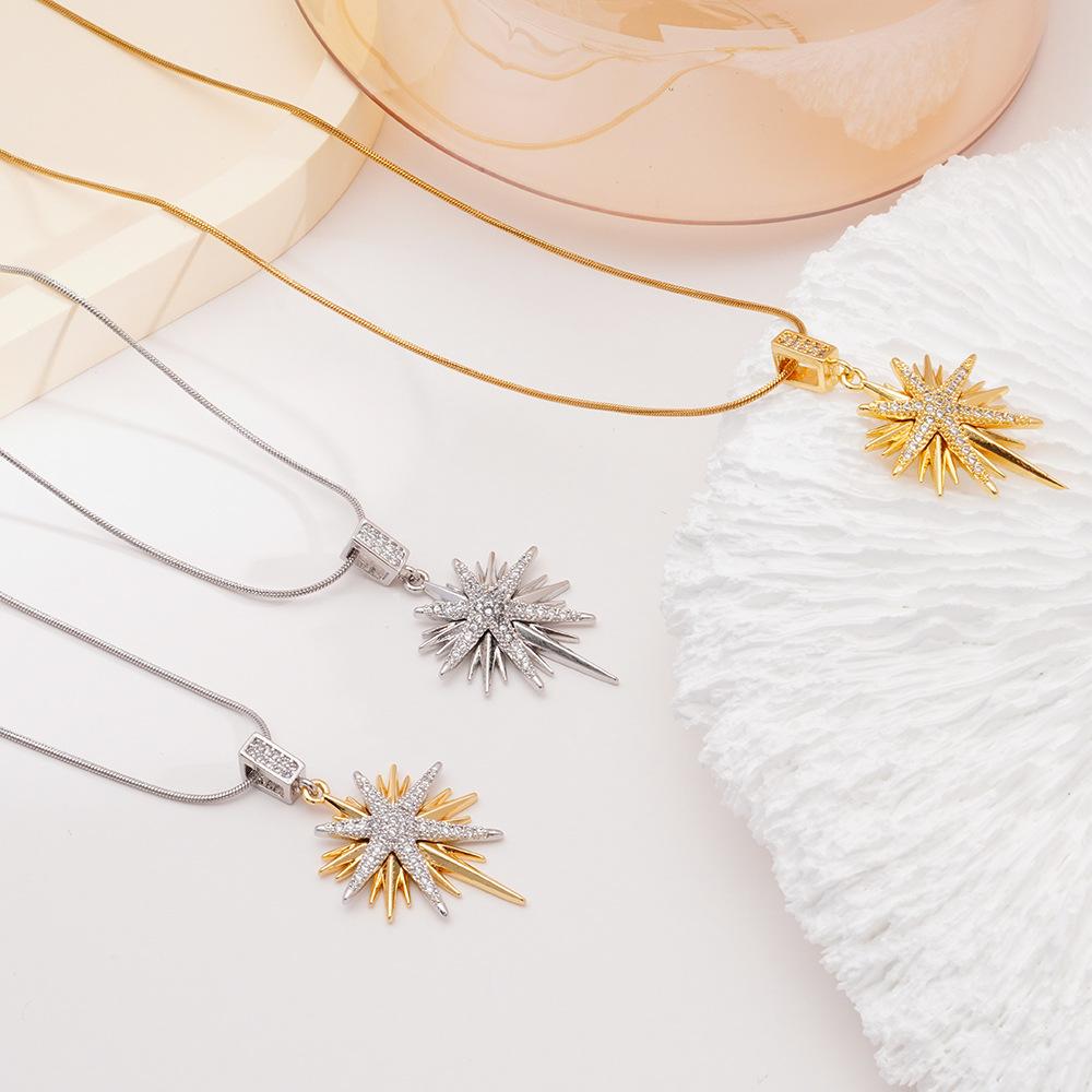 Colar Feminino Nova Moda Versátil Estrela de Oito Pontas Cobre Banhado a Ouro Zircônia Design Pingente Corrente para Clavícula de Aço Titânio