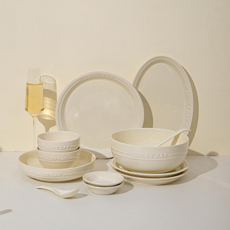 Cremefarbenes Keramikschüssel- & Geschirrset: Leichter Luxus Heim Ess-Set mit Schalen, Tellern, Essstäbchen - Perfekte Umzugsgeschenkbox