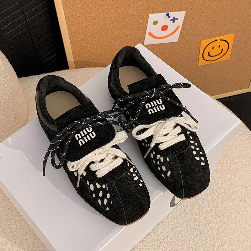 Rétro Semelle plate Rehaussement intérieur Motif léopard Chaussures d'entraînement allemandes Chaussures de sport décontractées polyvalentes pour femmes Tendance
