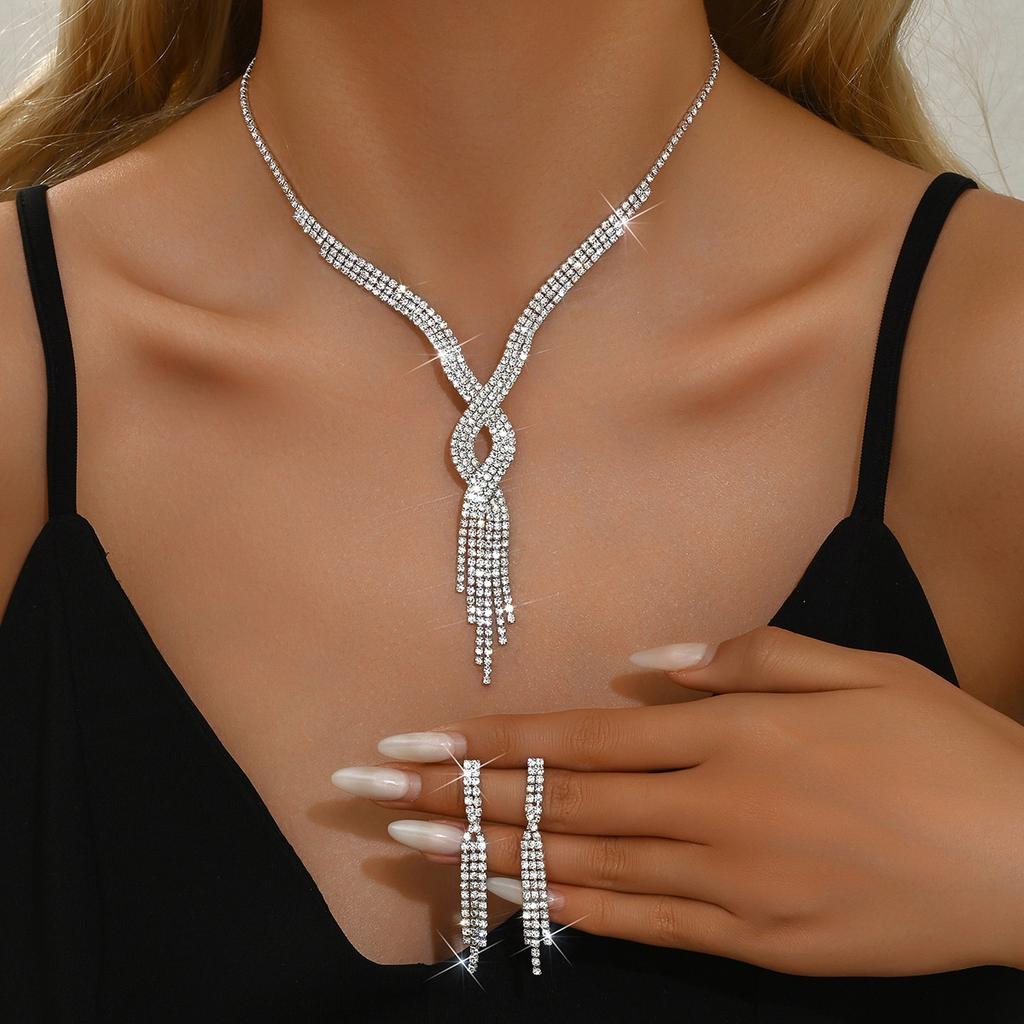 New Simple Design Sparkling Bridal  Set Silver Color Rhinestone Long Tassel Necklace Earrings Set Wedding  Accessories