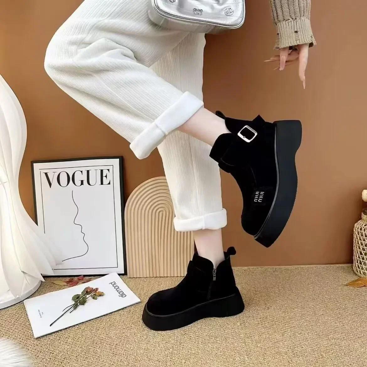 

Ботильоны женские на платформе из меха, замшевые туфли на плоской подошве, модная женская обувь 2025 года, трендовая зимняя дизайнерская обувь для ходьбы, теплая повседневная женская обувь для снега 40