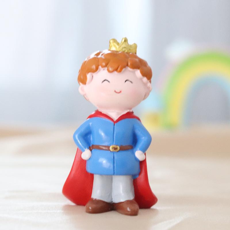 Küçük Prens ve Prenses Pasta Süsü: Sevimli Erkek & Kız Doğum Günü Araba Bebek Reçine Süs
