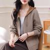 Damen locker sitzender Herbst-Reißverschluss Strickjacke über einer Kapuzenpulloverjacke
