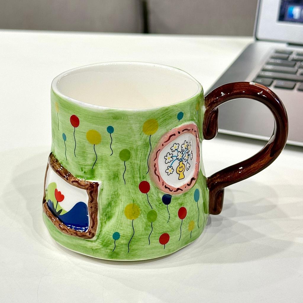 Tazza da caffè in ceramica a forma di cuore da cartone animato