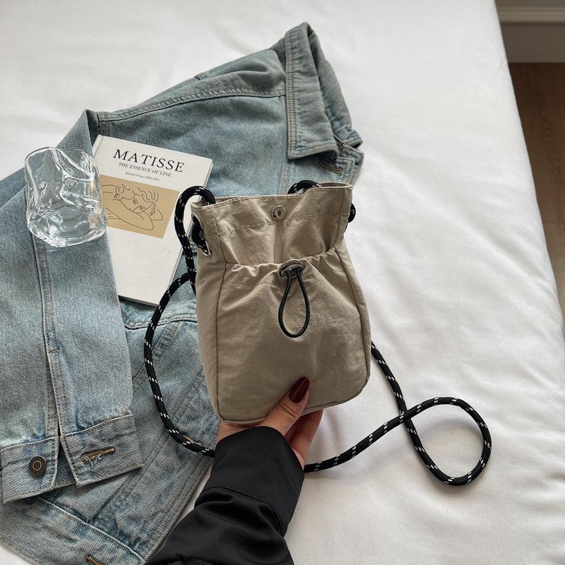 Japanese and Korean Literary Single Shoulder Messenger Bag Niche Design Trend Simple Small Bag Casual Fashion Lightweight Small Square Bag Women