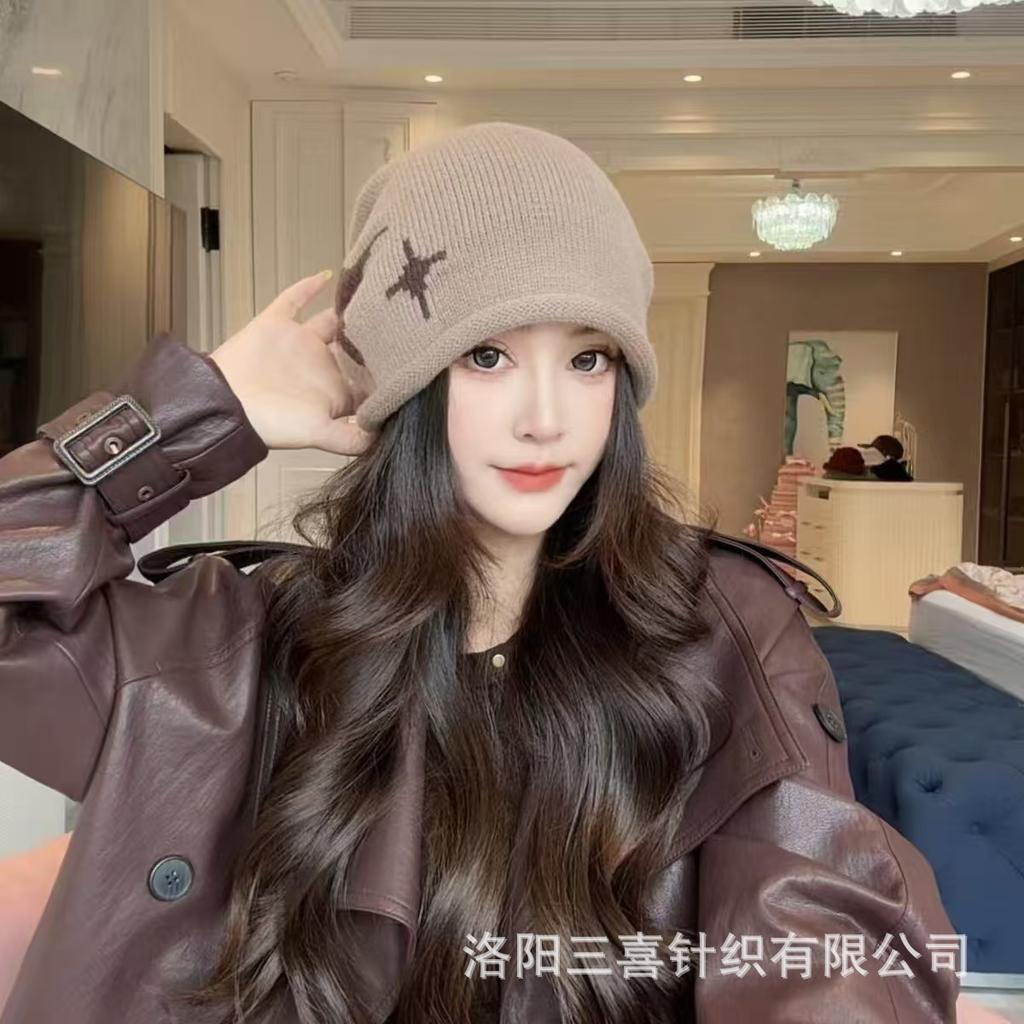 New autumn and winter star-patterned knitted beanie for women, warm and face-slimming, trendy and cute fashion hat