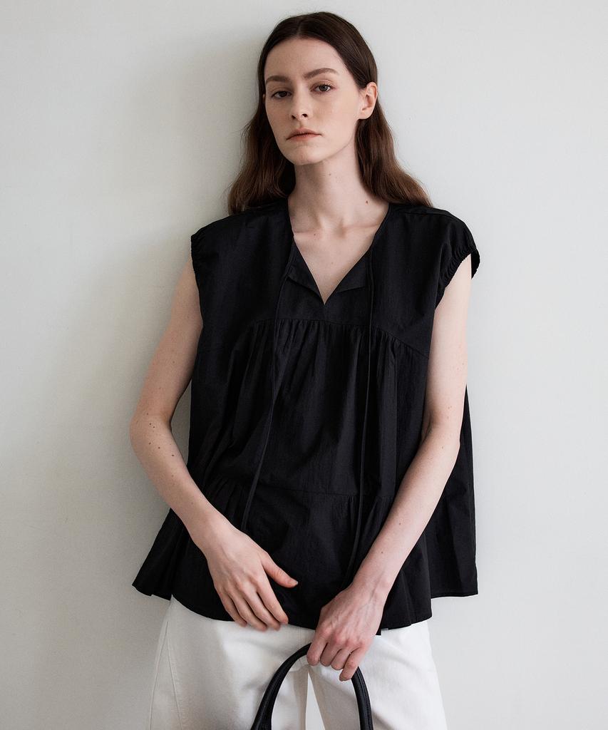 THEELO Shirred Panel Top Blouse (Black)