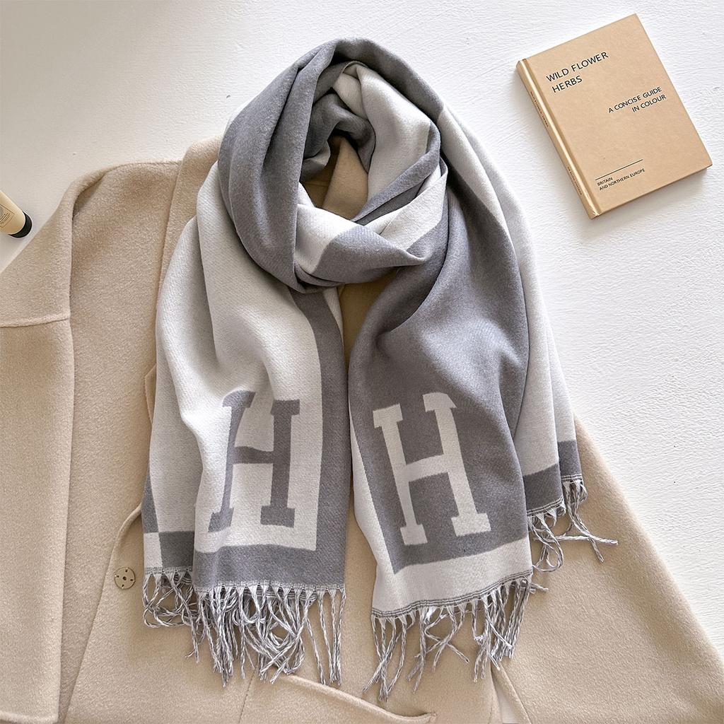 Herbst und Winter neuer Jacquard-Schal aus Imitatkashmir Damen verdickter warmer langer Fransen-Temperamentschal vielseitiges Schultertuch