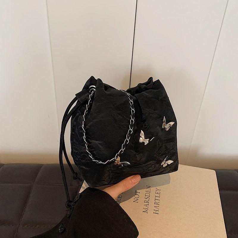 New Summer Simple and Fashionable Bucket Bag for Women's Fashion Casual Crossbody Shoulder Bag Popular Simple Commuting Bag