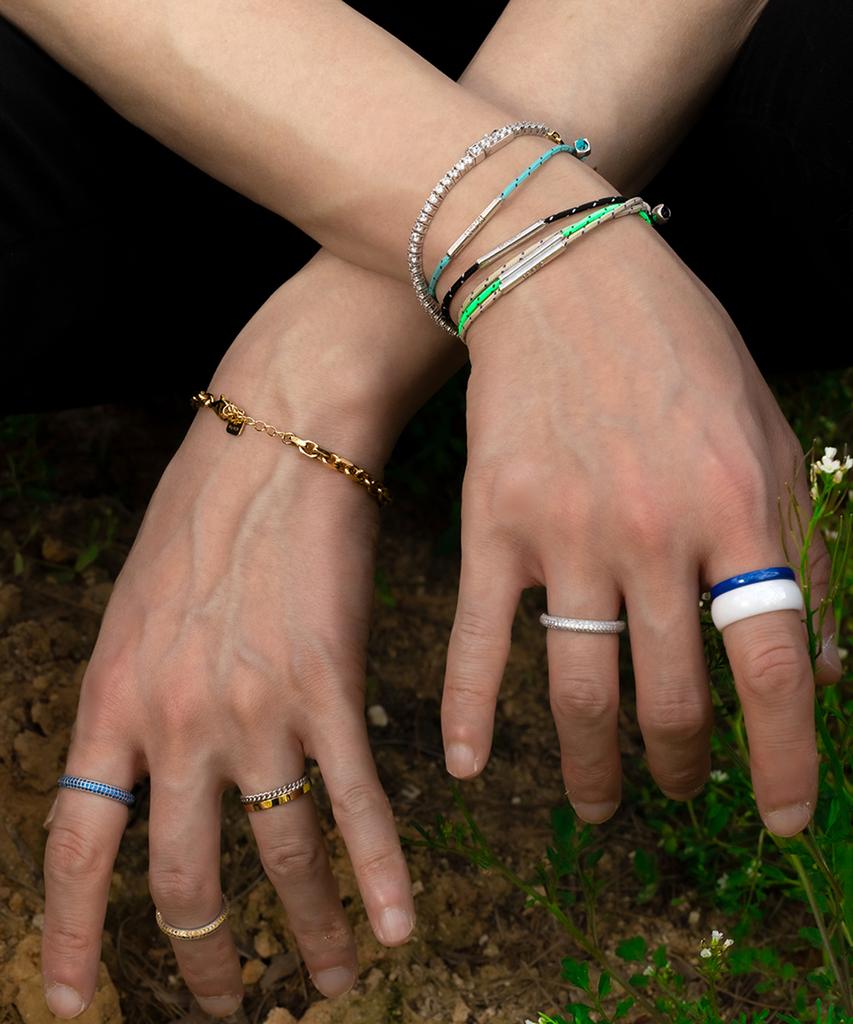 Begins Larin Single String Bracelet Apple Dot