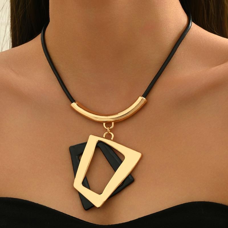 1PC Metal Wind Ladies Pendant Necklace Vintage Bohemian, Geometric Irregular Hollow Polygon, Black + Golden Color Matching Black Rope Elbow
