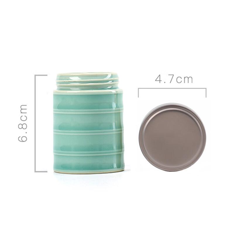 

Hengsheng Celadon Ceramic Portable Tea Caddy