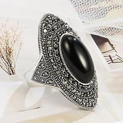 Vintage Style Rings with Black Stone Graceful Modern Finger Accessory with Exquisite Pattern Chic Party Jewelry for Women