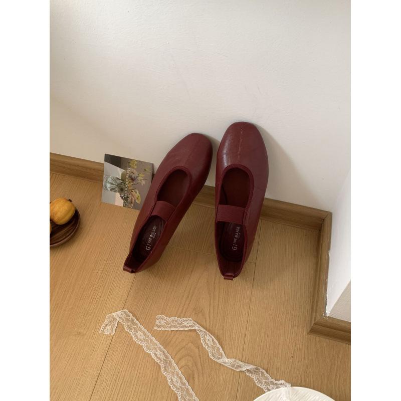 Flat-bottomed Mary Jane shoes women's shoes spring and autumn 2025 new round head shallow mouth one-word belt with skirt single shoes