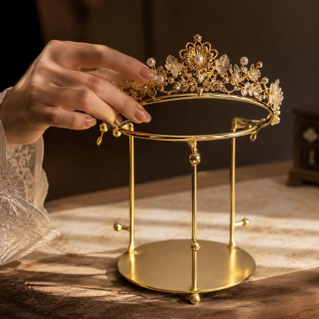 Crown Display Stand Gold-Hued Jewelry Rack Stable for Brides