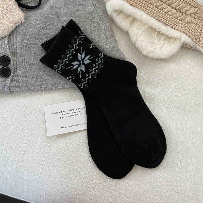 Women Retro Fair‑Isle Wool Socks,Autumn Winter Warm Snowflake Contrast Medium‑Tube Socks,Korean Boneless Versatile Cotton Socks