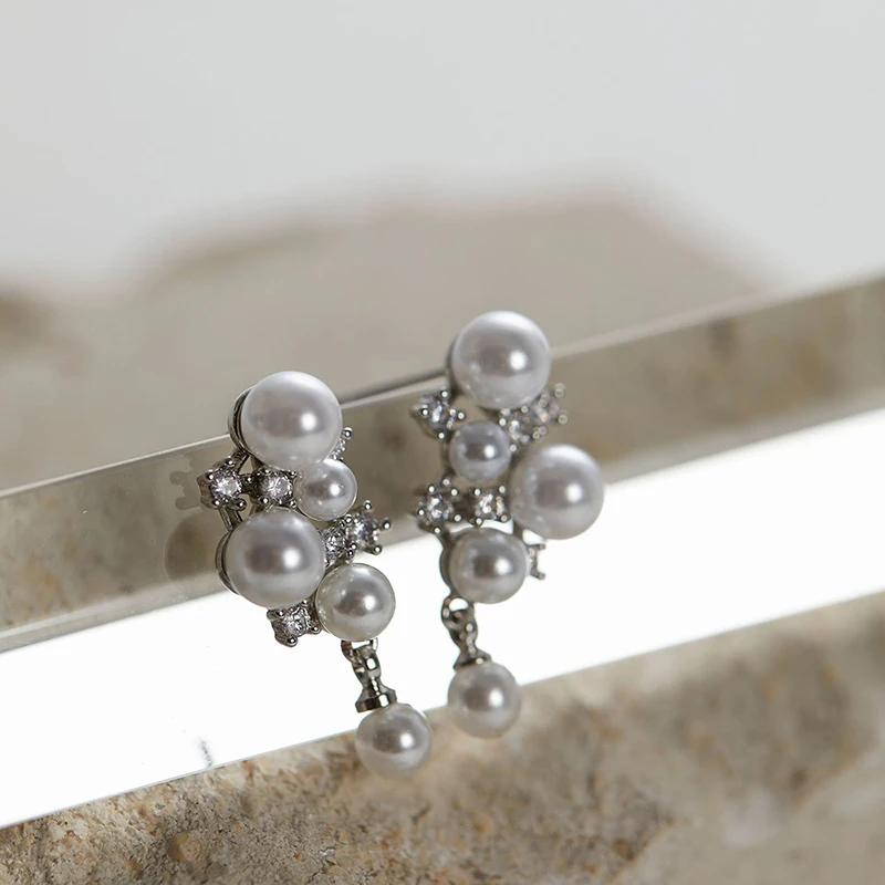 

Huitan Dainty Elegant Drop Earrings for Women Dazzling Cubic Zirconia Charms Accessories Delicate Fashion Wedding Party Zircon