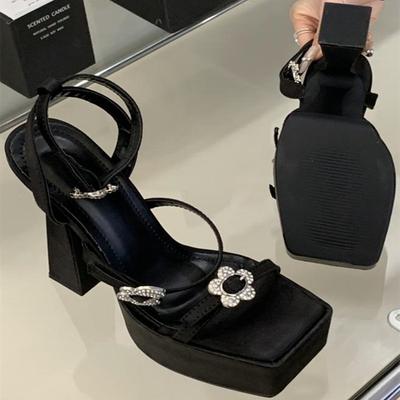 Γυναικεία παπούτσια – Πέδιλα και πλατφόρμες