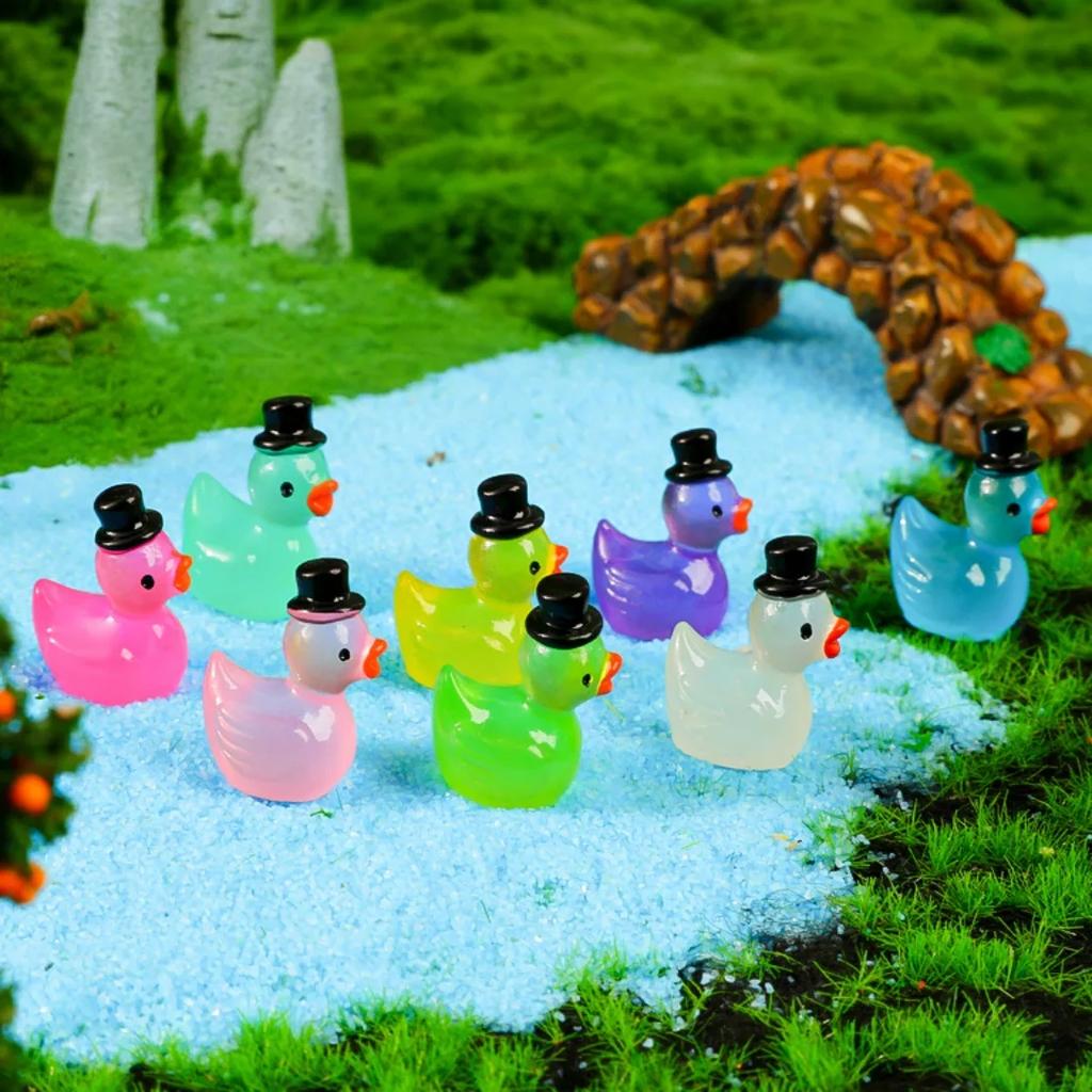 50-100 Piezas Patitos Mini Con Bombín Decoración del Hogar Brillan de Noche Pato Luminoso Jardín de Hadas Miniaturas Musgo Micropaisaje Decoración
