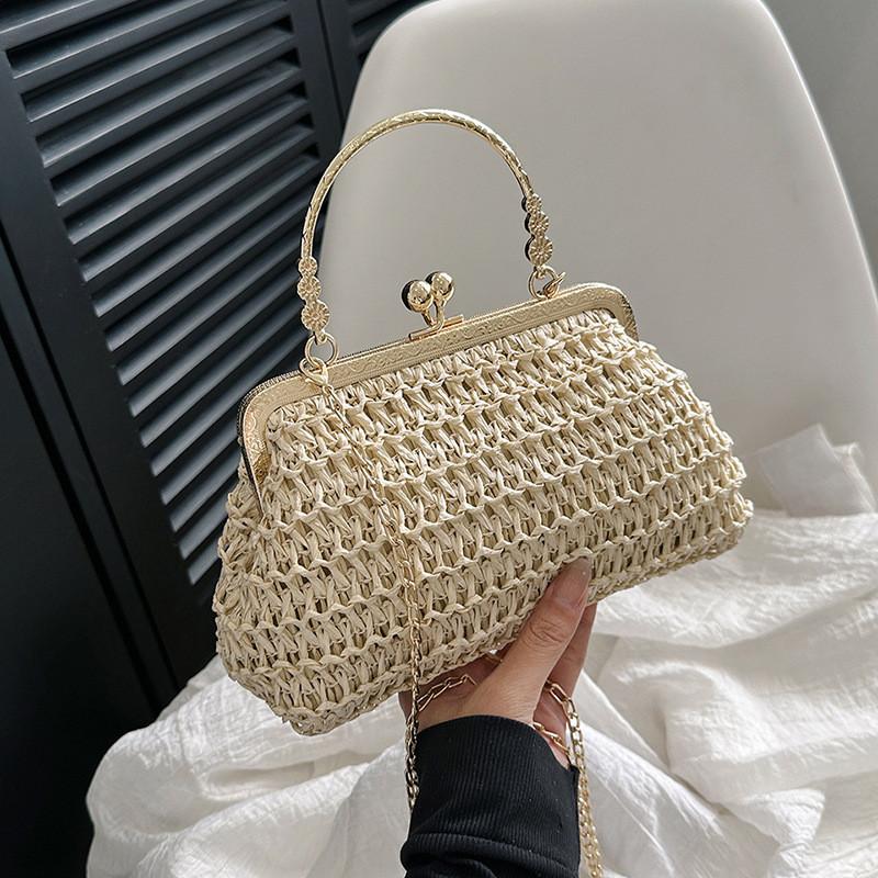 Elegant Casual Crossbody Shell Bag For Women With Durable Chain Strap And Versatile Inner Pocket Design OffWhite