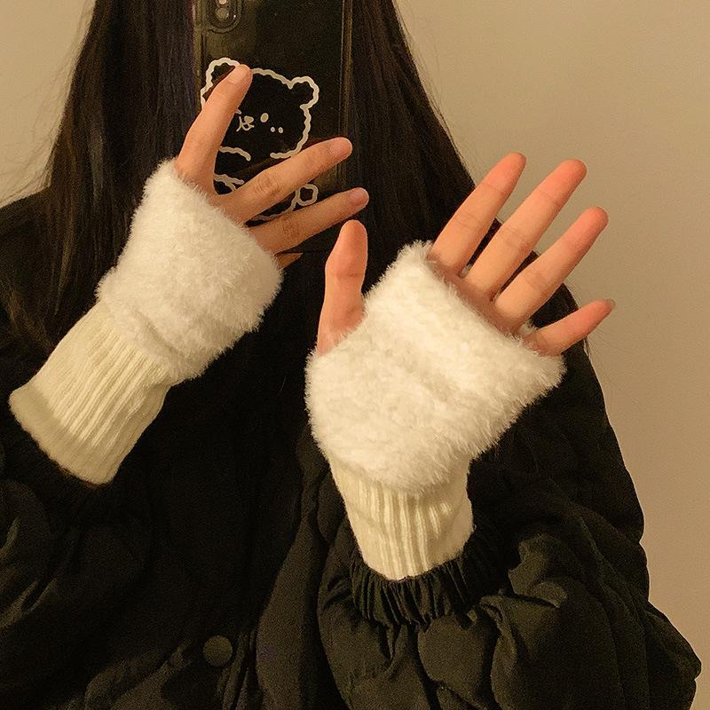 

Half finger plush lady fluffy plush half finger writing fingerless wrist guard білий
