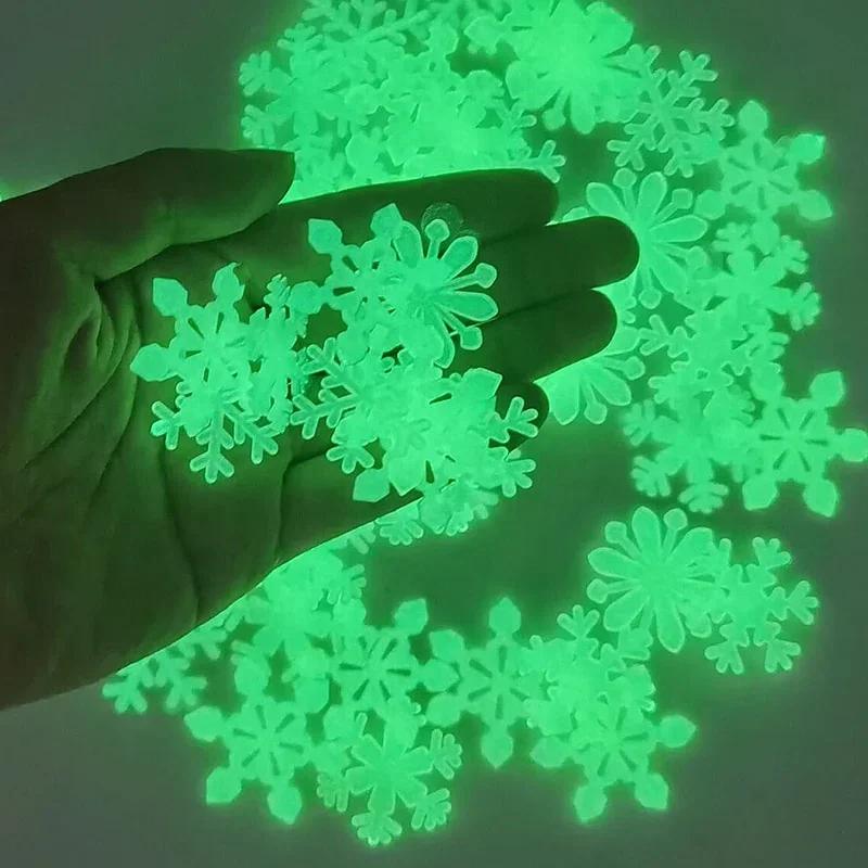 50 Stück 3D Wandaufkleber Schneeflocke Leuchtend Fluoreszierend Leuchten mit Kostenlosem Kleber Im Dunkeln Wandaufkleber für Kinderzimmer Schlafzimmer