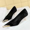 Fashion Autumn Luxury Metal Pointed Toe High Heels for Women Sexy Thin Low Heels Women Pumps Elegant Flower Suede Banquet Ladies Shoes
