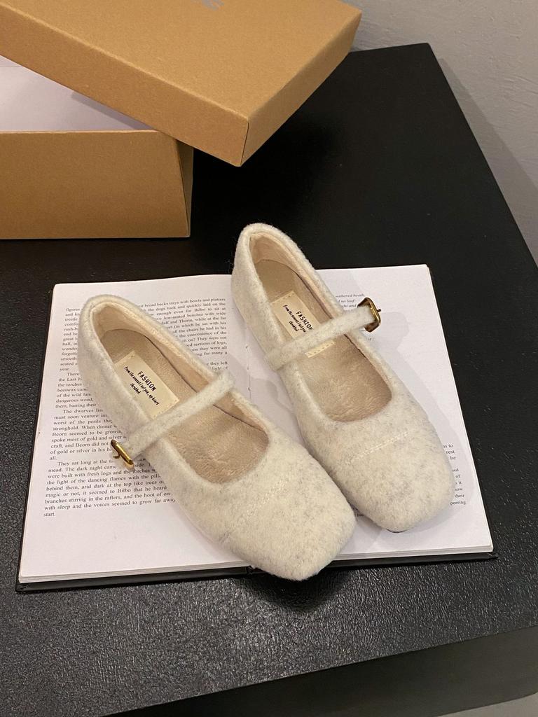 Gentle Fairy Mary Jane Shoes Girl 2025 New French Temperament Elegant Woolen Square Head Shallow Mouth Velvet Evening Shoes