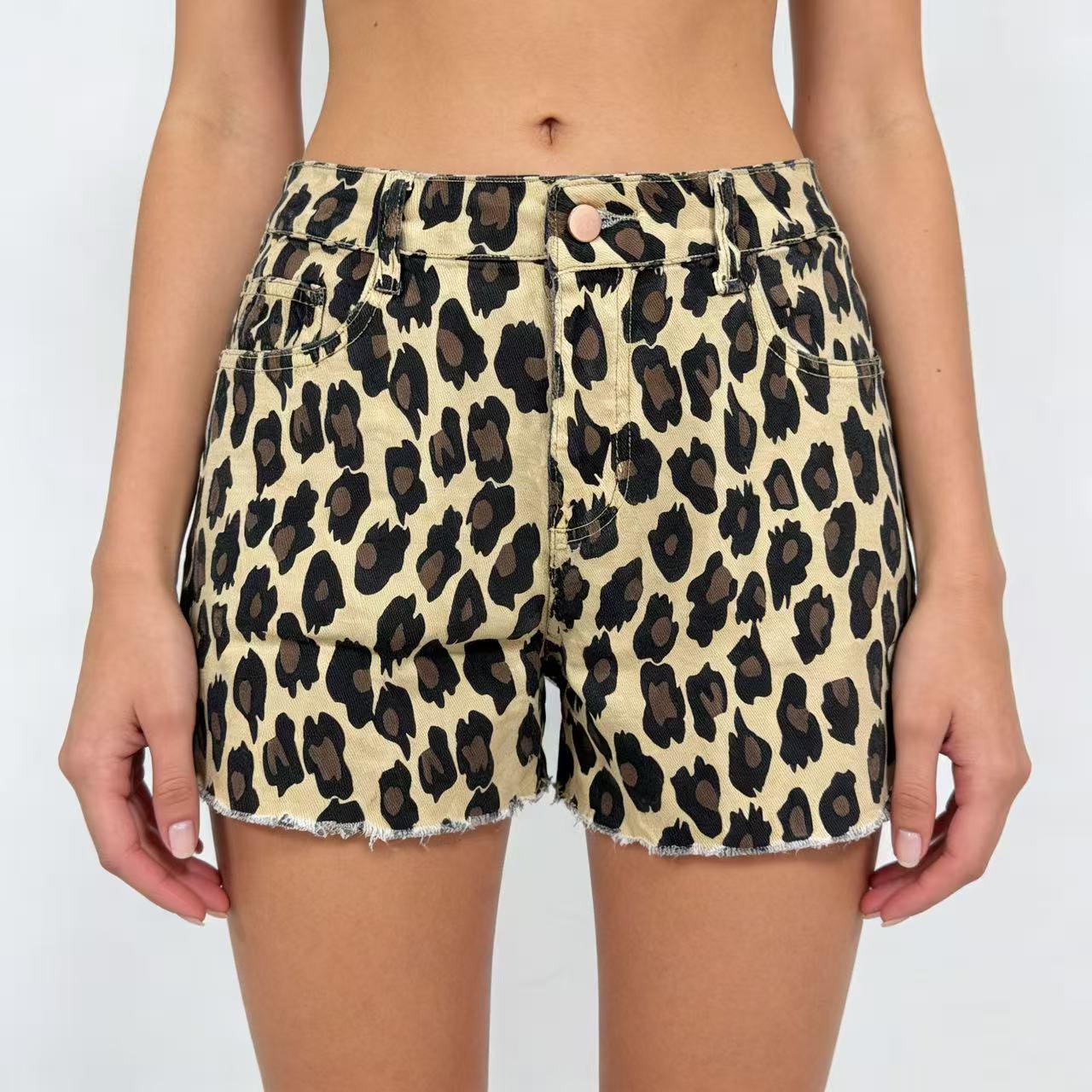 Retro Leopard Print High-Waisted Ripped Denim Shorts for Women L