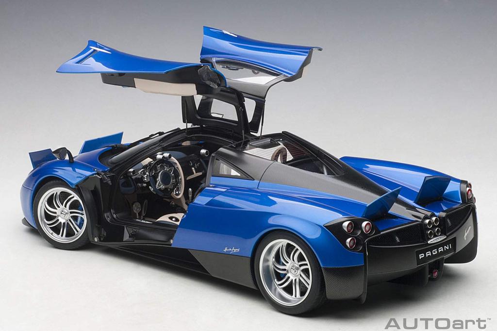 AUTOart Pagani Huayra Blu metallizzato 1/12