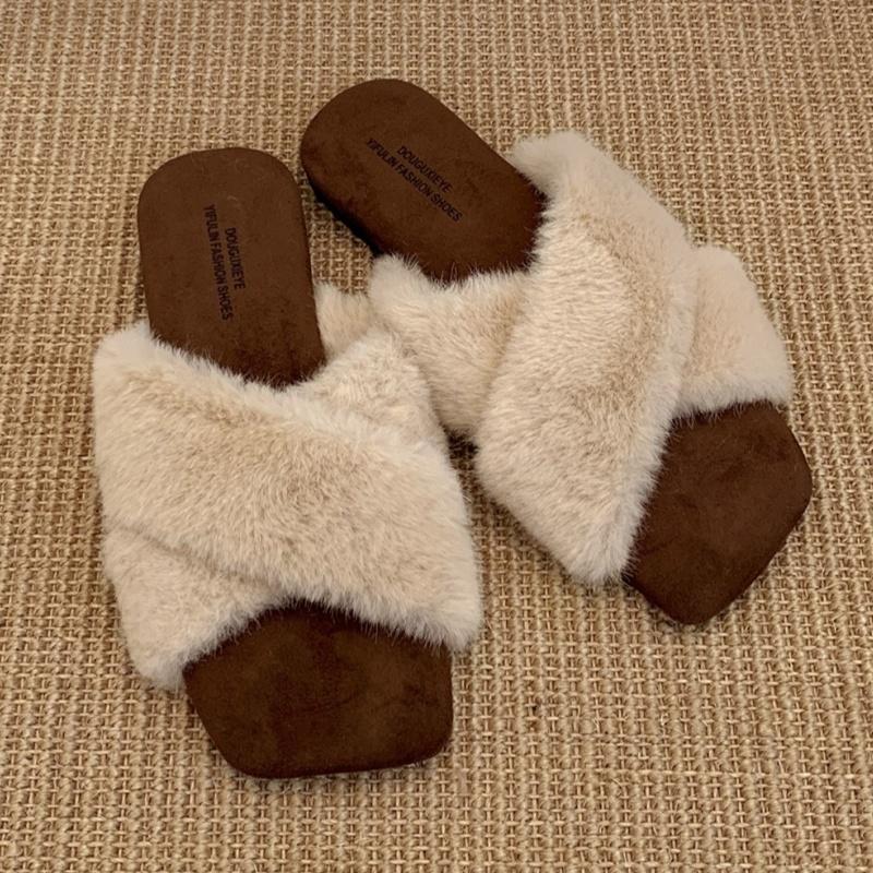 Fashion Fashion Cotton Cozy Fur Dress Women Flat Slippers 2025 Winter Casual Designer New Slippers Outside Comfortable Women's Slippers