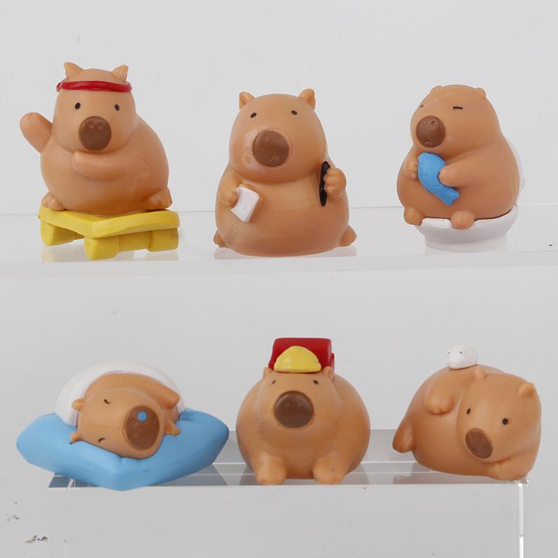 Capybara Anime Car & Cake Decoration Figurine - Cute Creative Desktop Ornament Toy