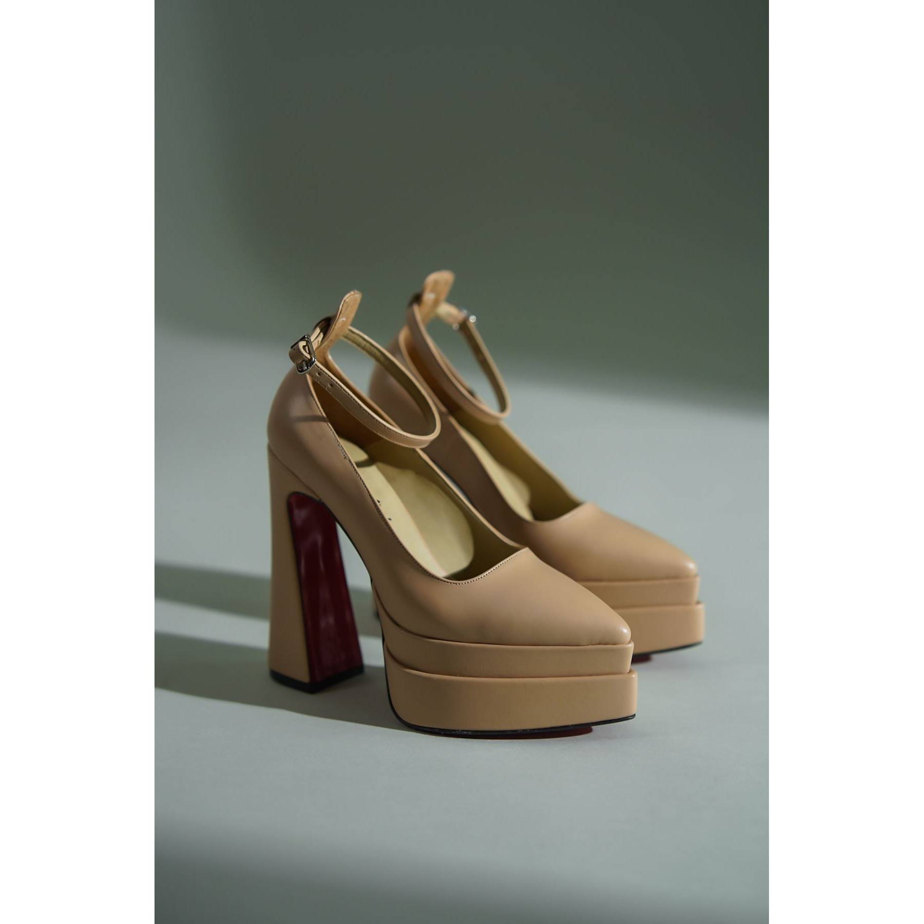 

Женская мода Телесная кожаная обувь на двойной платформе Особый дизайн Обувь Стильная вечеринка Вечерняя повседневная обувь