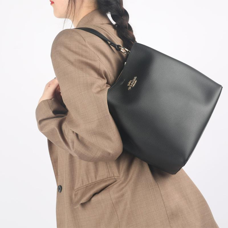 Coach Town 26 Gold Logo Detachable Shoulder Strap Solid Pebbled Leather Bucket Bag Crossbody Shoulder Bag Medium Women bags Black 91122-IMLON