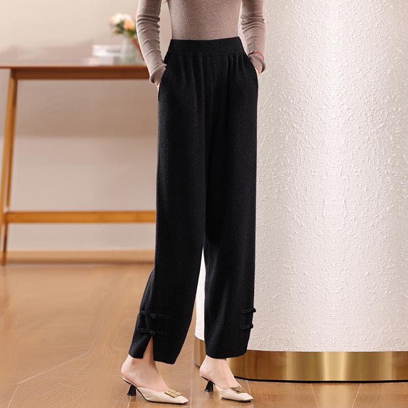 

Women s Autumn/Winter Pure Wool Wide-Leg Knitted Lantern Pants, Chinese Style, Nine-Point Length. 2XL (135-150 lbs)