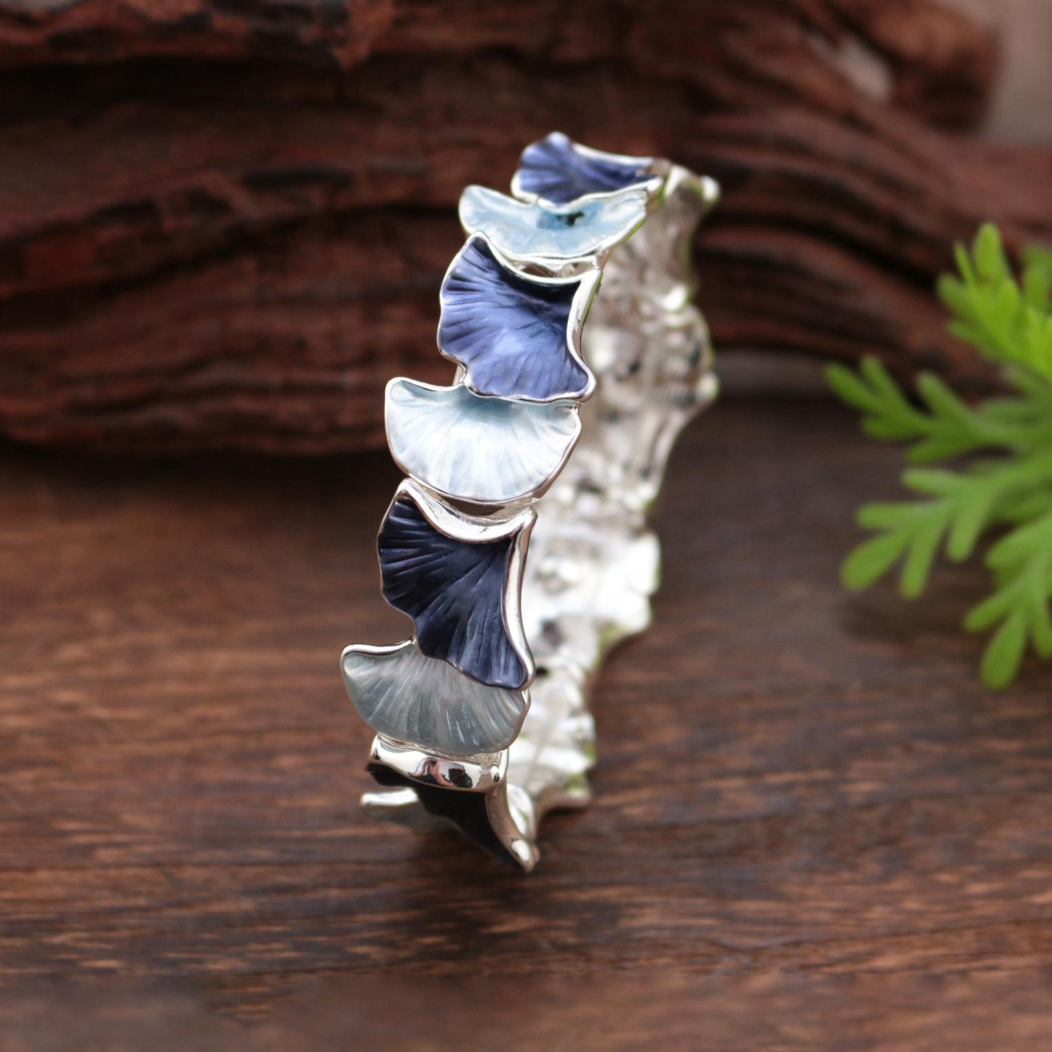 

Новый эмалированный геометрический эластичный браслет с листьями гинкго, женский простой и изысканный браслет с листьями гинкго