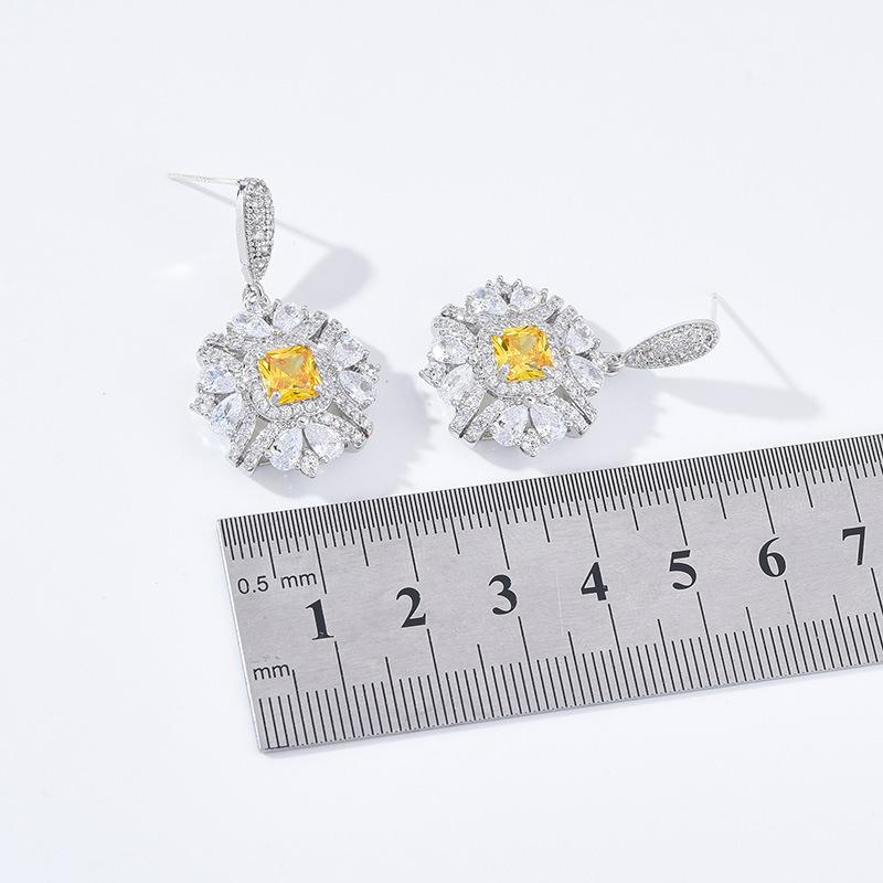 Fashion Banquet Square Luxury Zircon Earrings Square Geometric Earrings